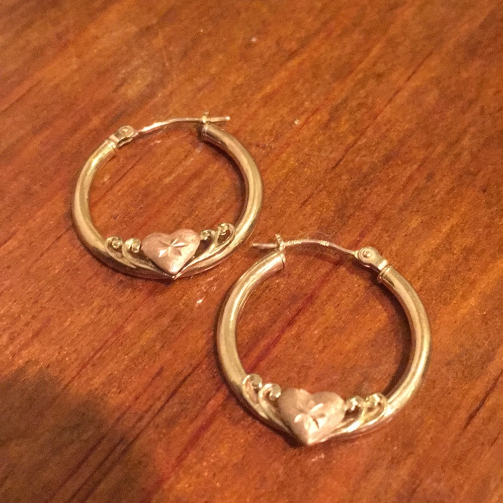 Small gold hoops